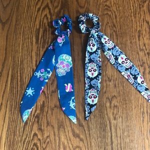 Long hair scrunchie with skull heads